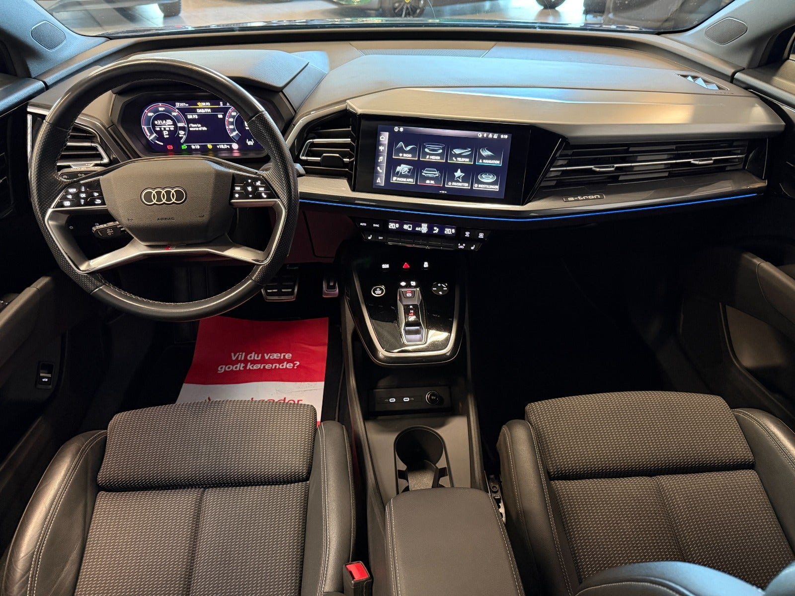 Blå Audi Q4 e-tron fra 2022