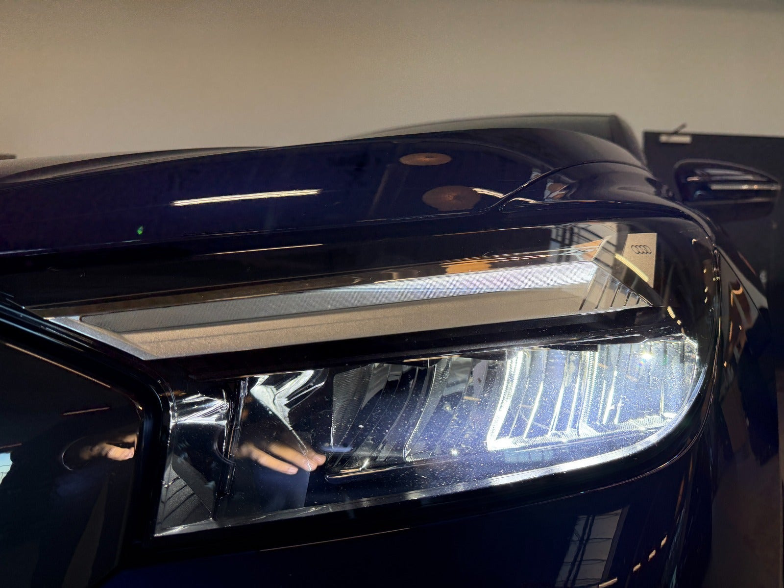 Blå Audi Q4 e-tron fra 2022