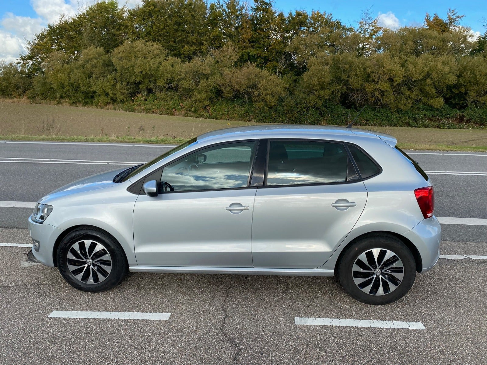 Sølv VW Polo fra 2011