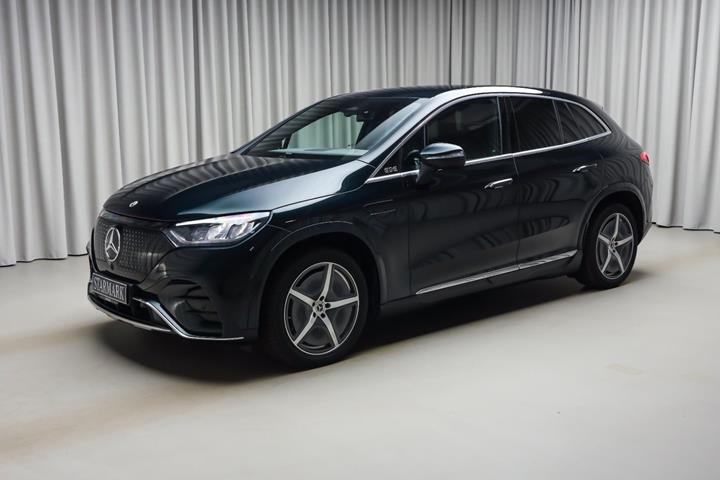 Grøn Mercedes EQE350 SUV fra 2025