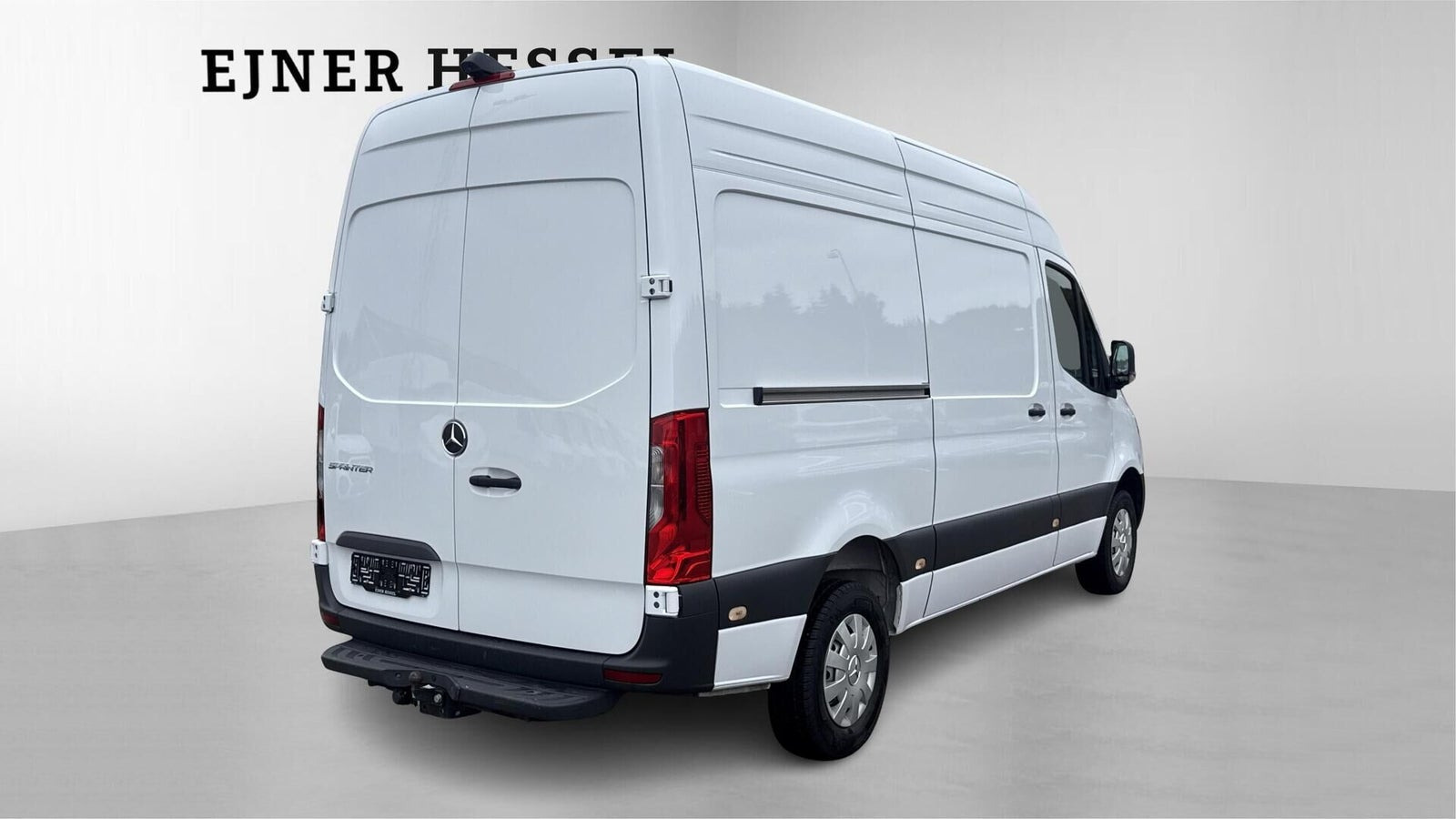 Hvid Mercedes Sprinter 317 fra 2026