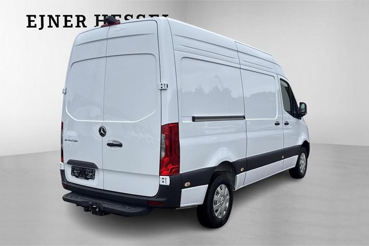 Hvid Mercedes Sprinter 317 fra 2026