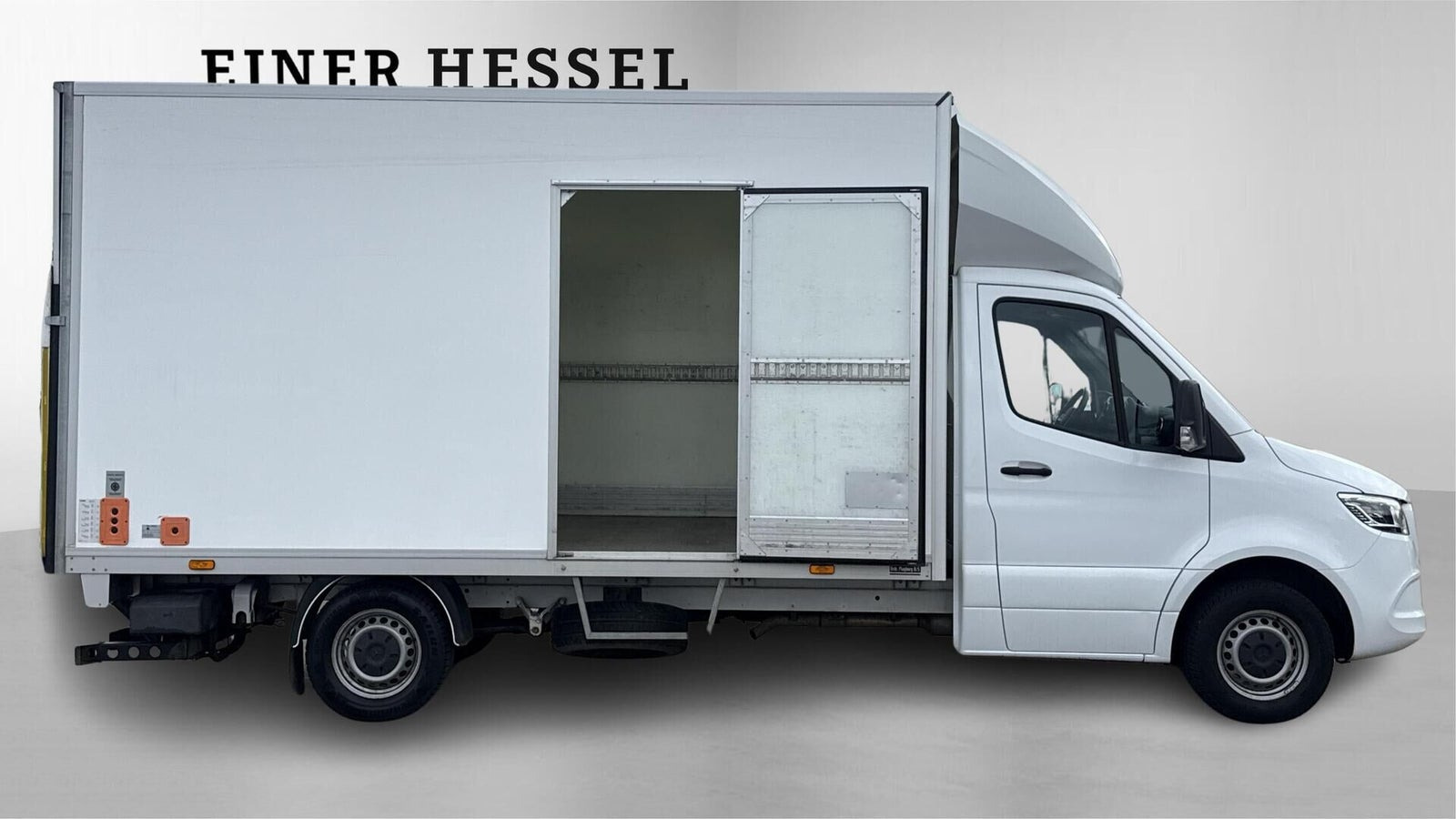 Hvid Mercedes Sprinter 317 fra 2023