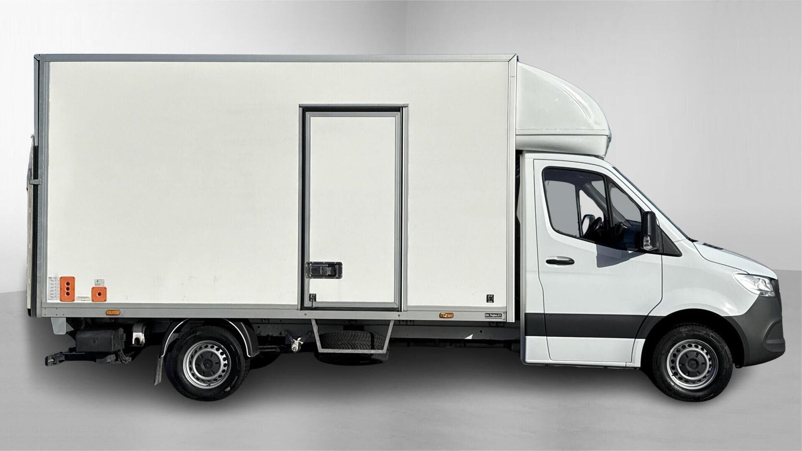 Hvid Mercedes Sprinter 317 fra 2023