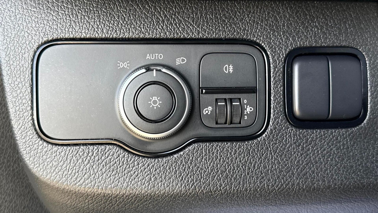 Hvid Mercedes Sprinter 317 fra 2023