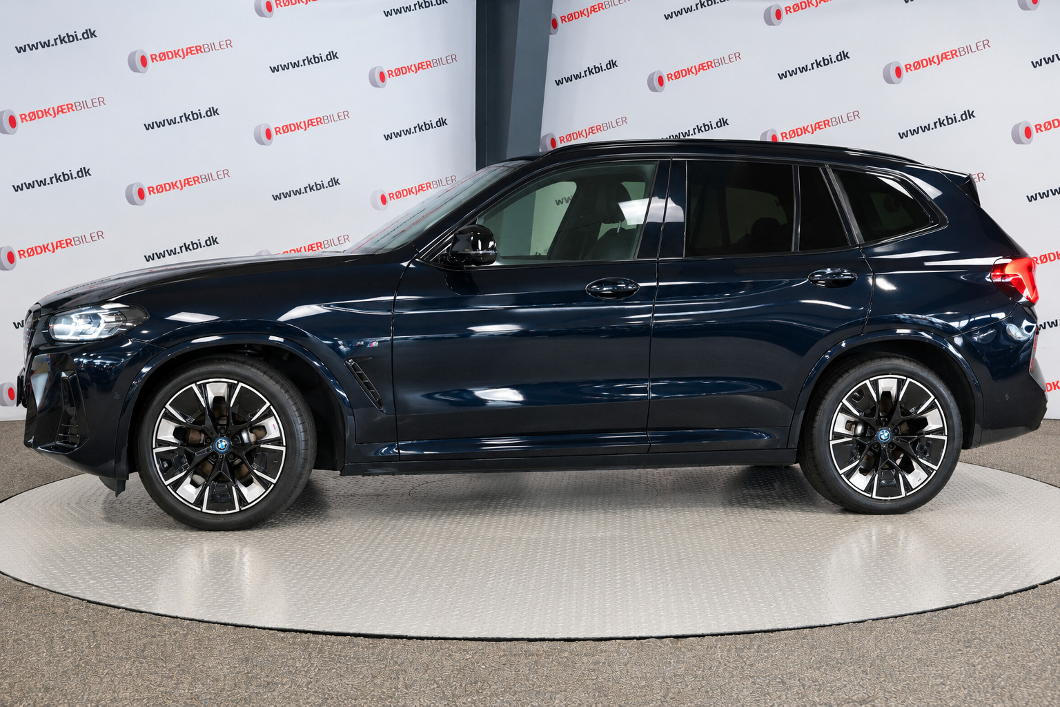 Sort BMW iX3 fra 2024