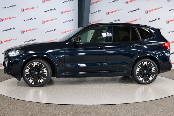 Sort BMW iX3 fra 2024