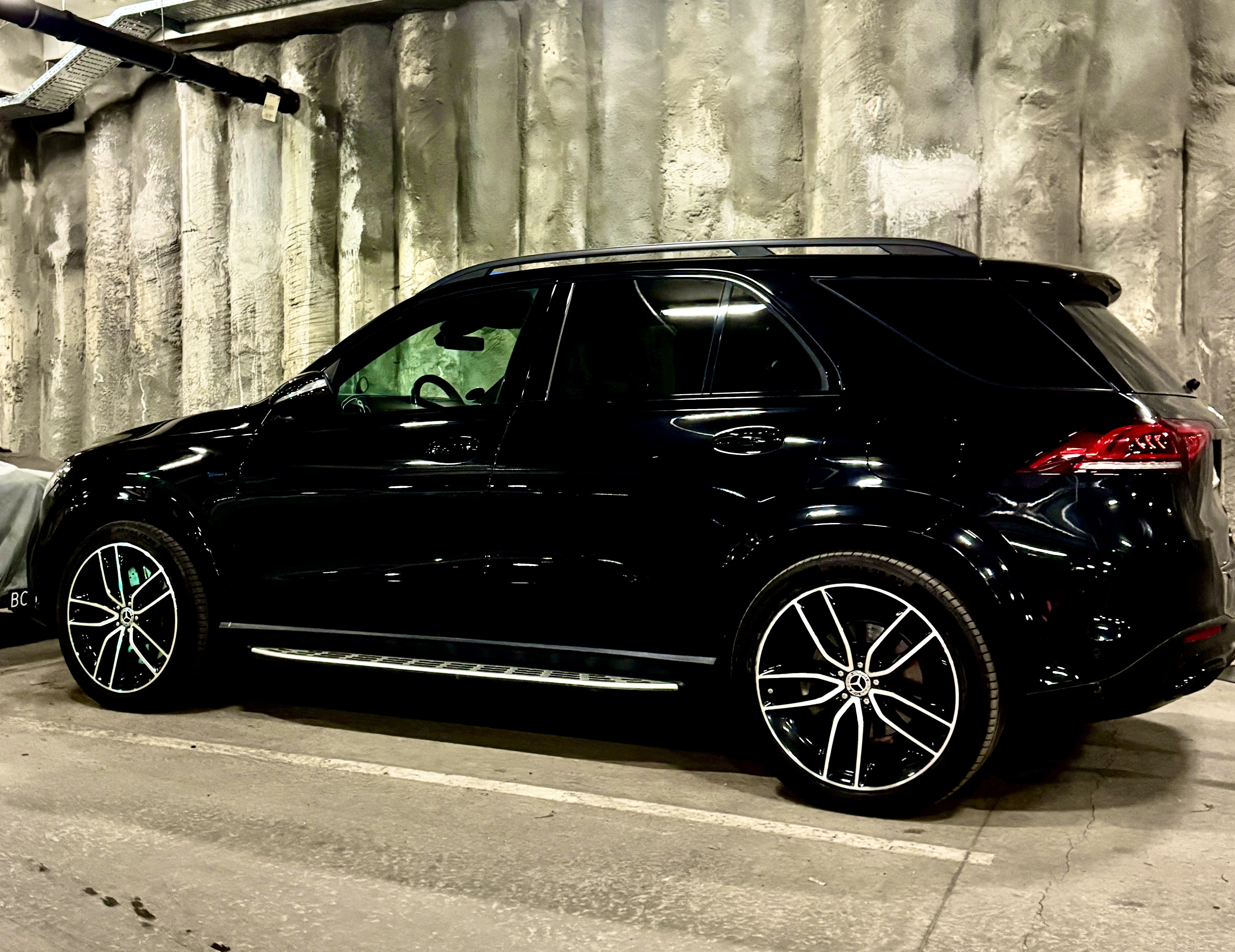 Sort Mercedes GLE fra 2020
