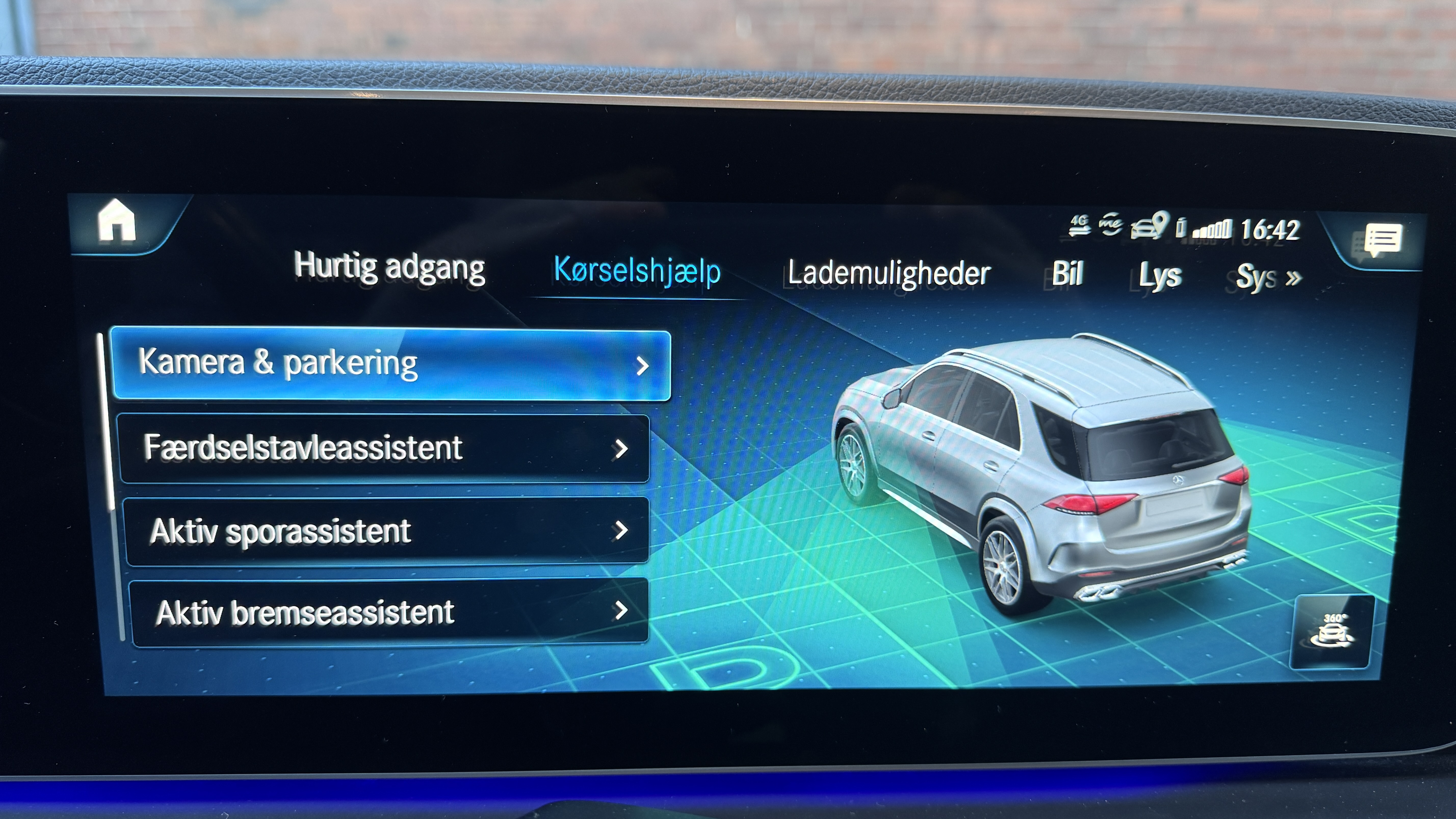Sort Mercedes GLE fra 2020