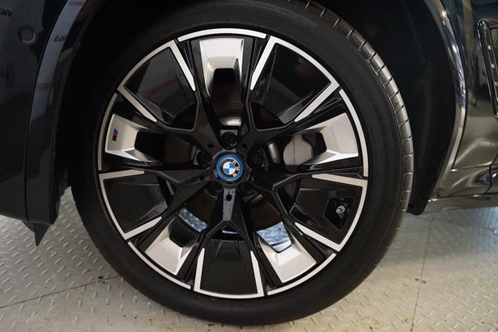 Sort BMW iX3 fra 2024