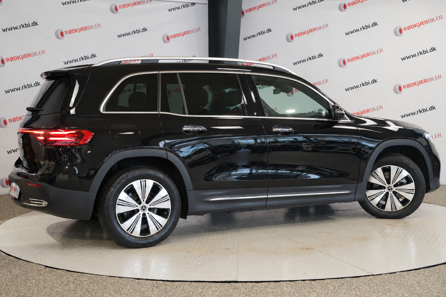 Sort Mercedes EQB250+ fra 2025