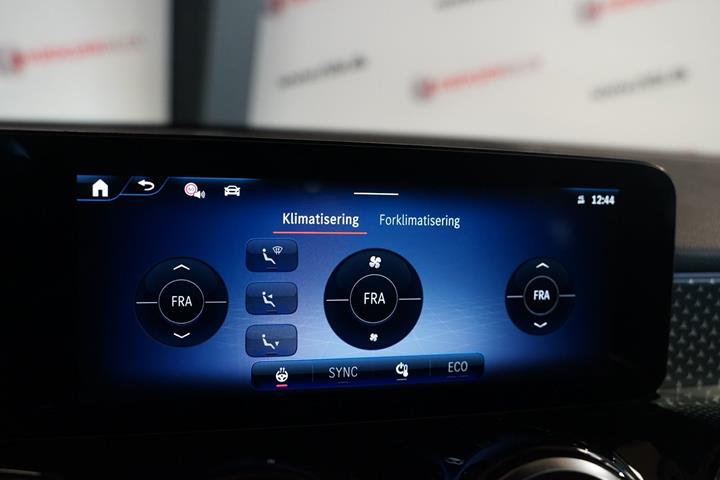 Sort Mercedes EQB250+ fra 2025
