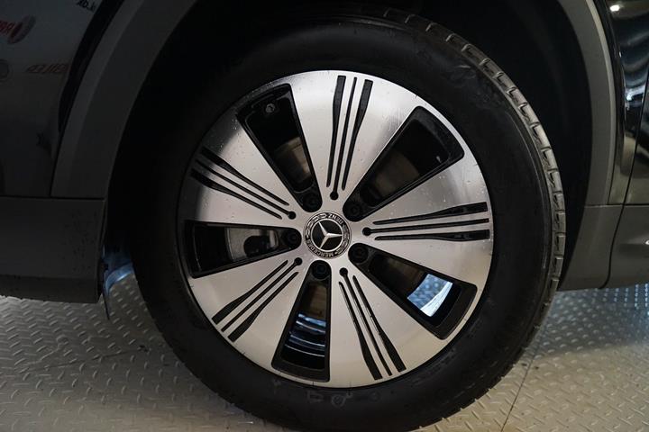 Sort Mercedes EQB250+ fra 2025