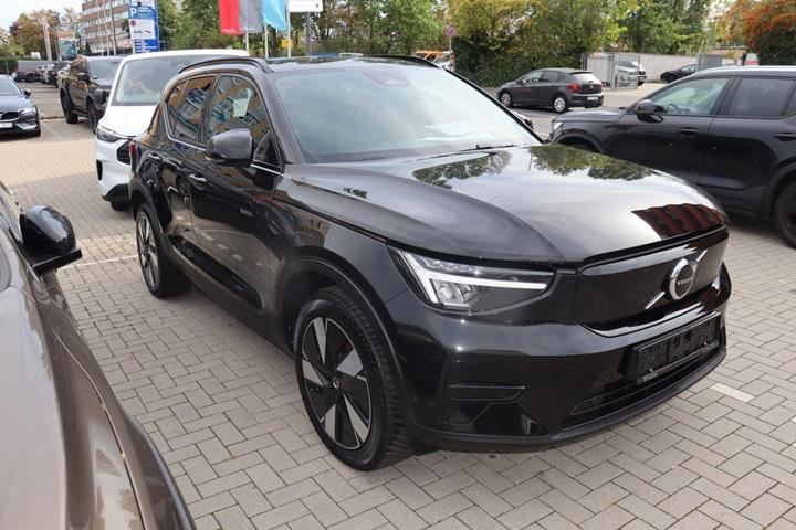 Sort Volvo XC40 fra 2024