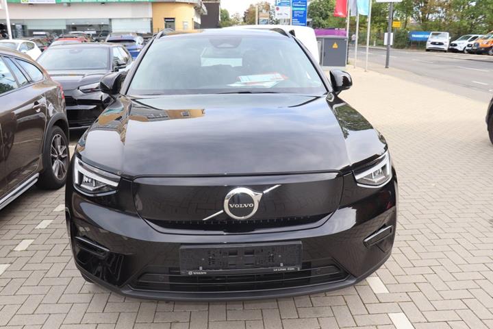 Sort Volvo XC40 fra 2024