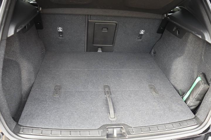 Sort Volvo XC40 fra 2024