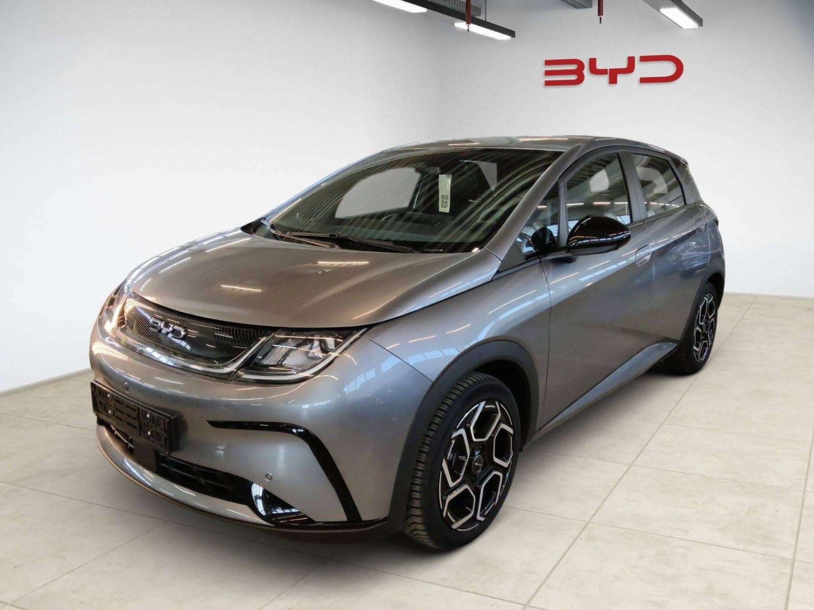 Grå BYD Dolphin fra 2025