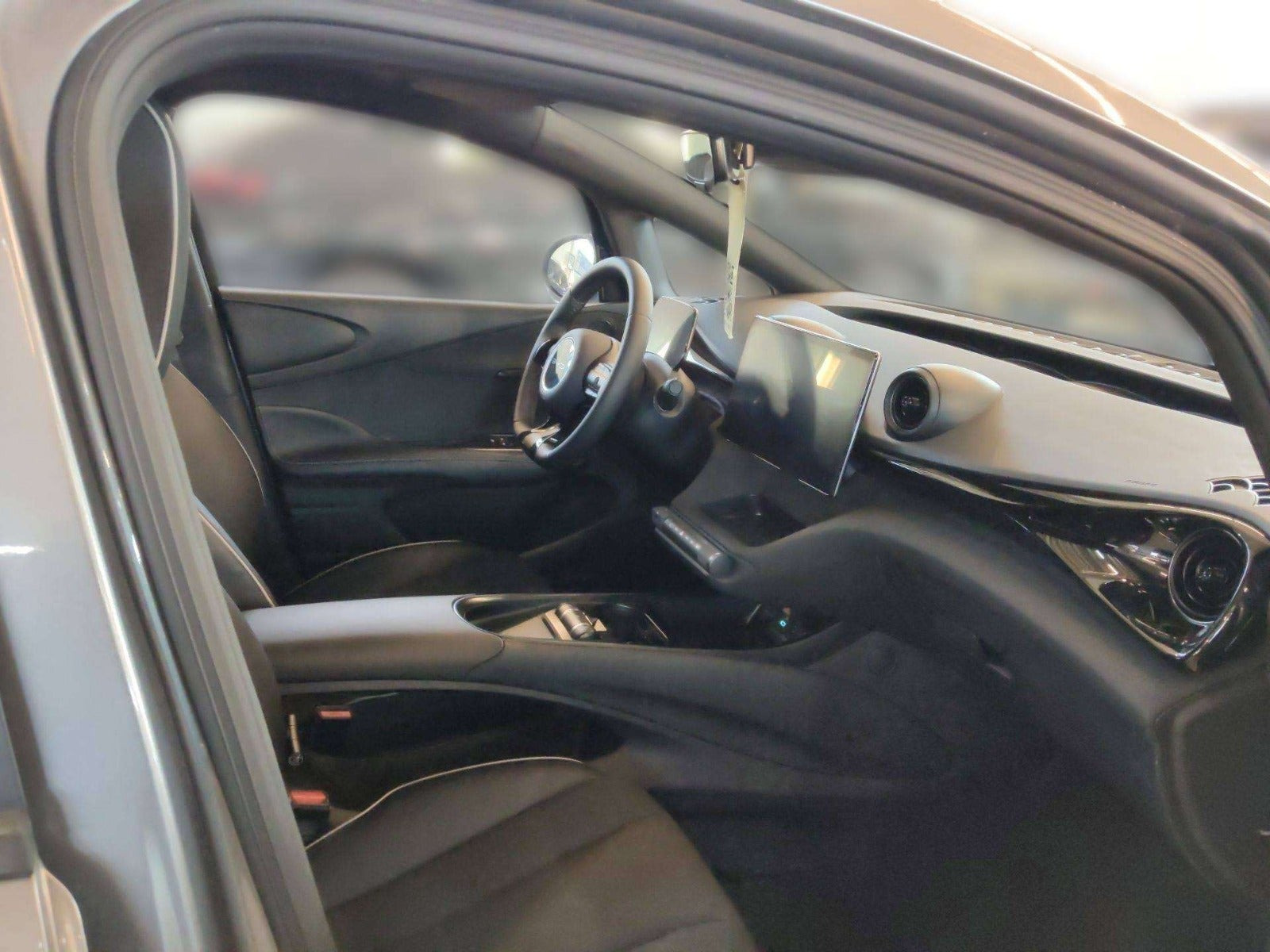 Grå BYD Dolphin fra 2025