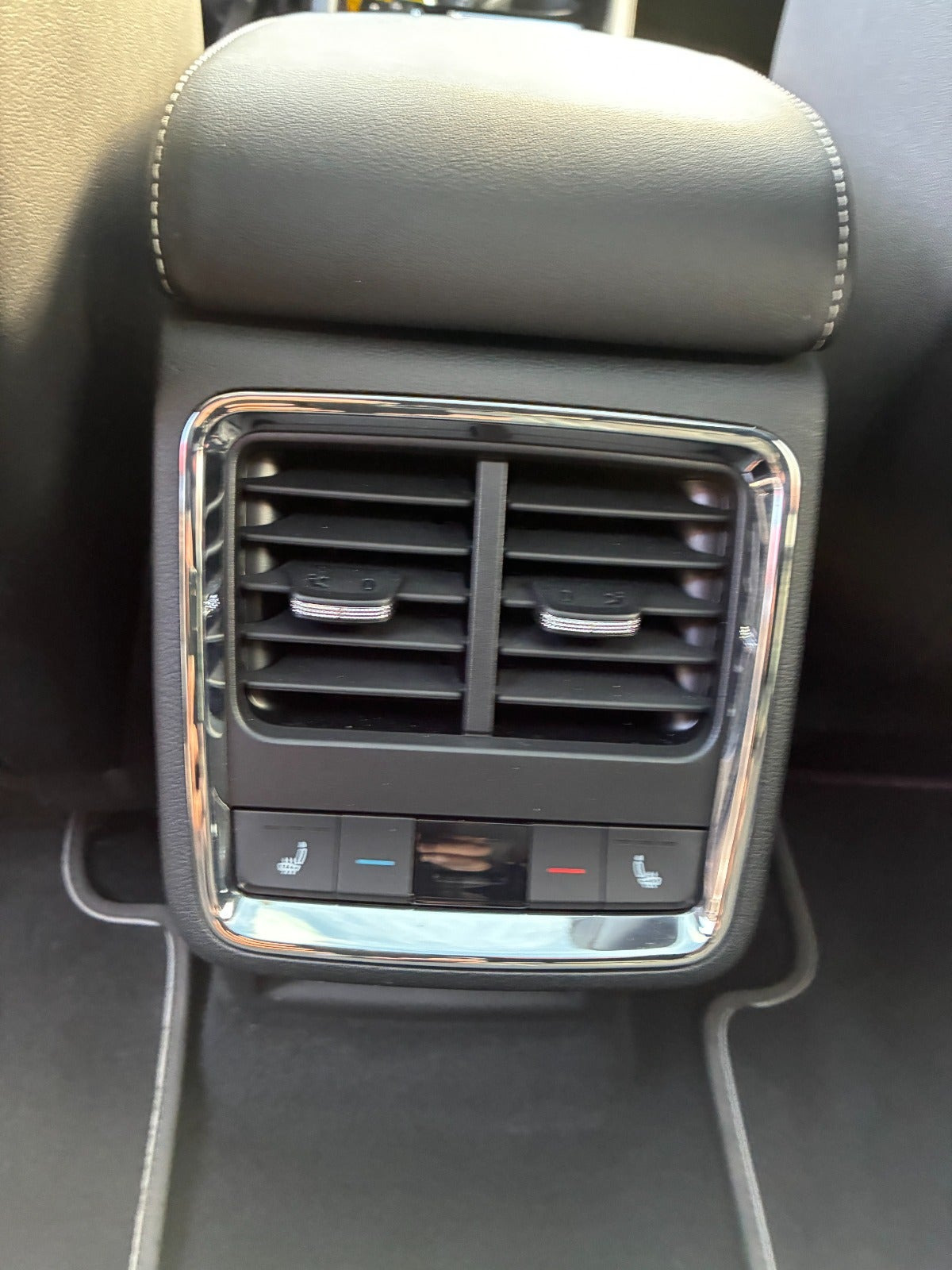 Sort Skoda Enyaq fra 2024