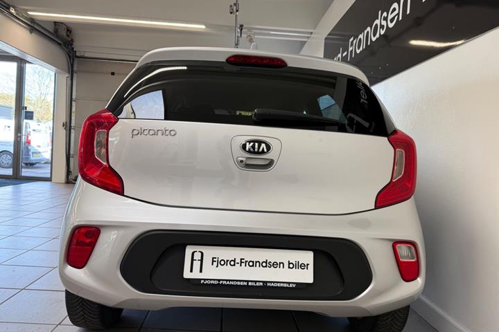 Sølv Kia Picanto fra 2021
