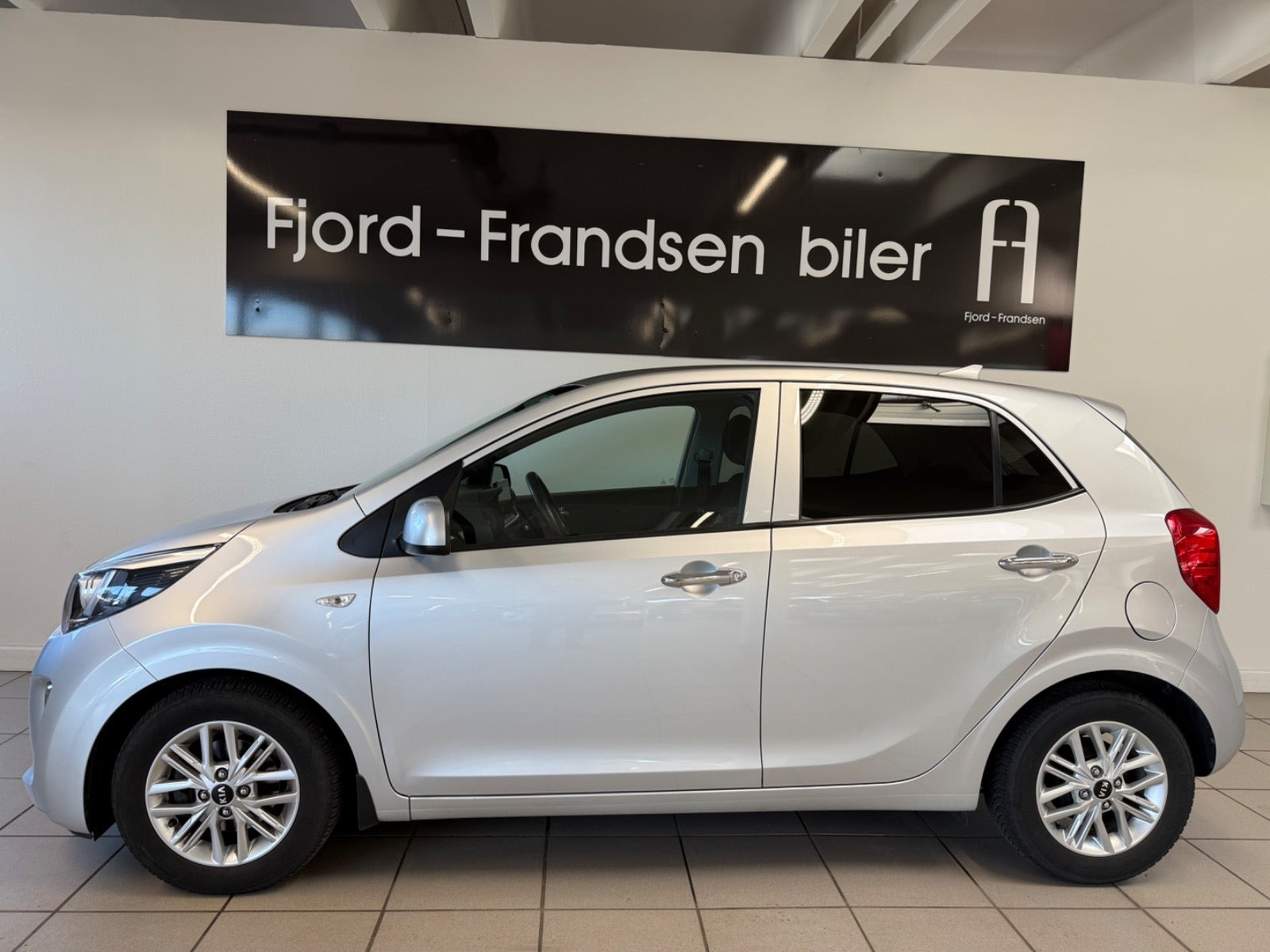 Sølv Kia Picanto fra 2021