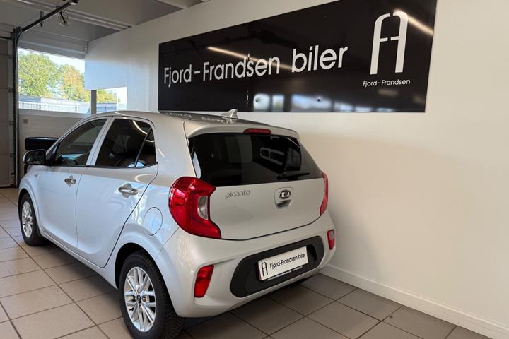 Sølv Kia Picanto fra 2021