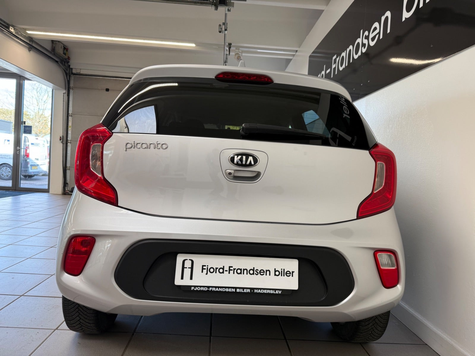 Sølv Kia Picanto fra 2021