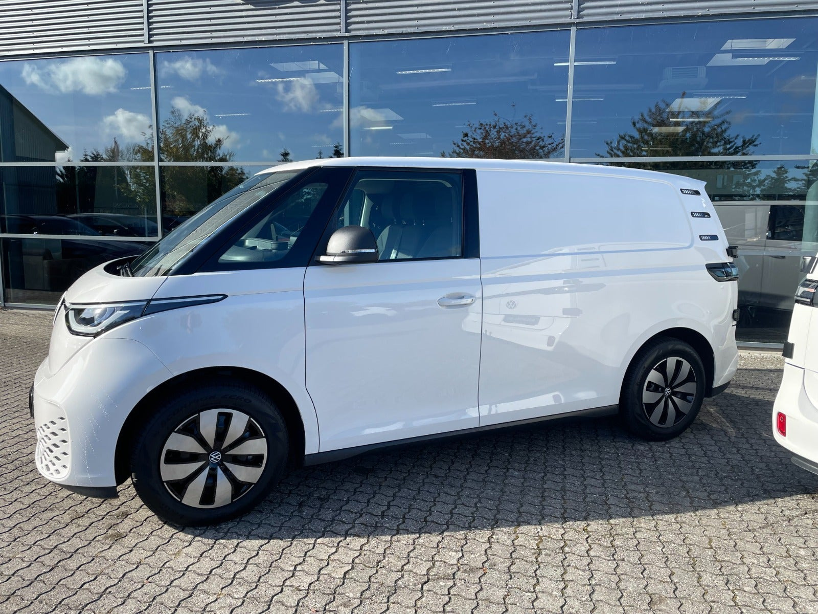 Hvid VW ID.Buzz fra 2026