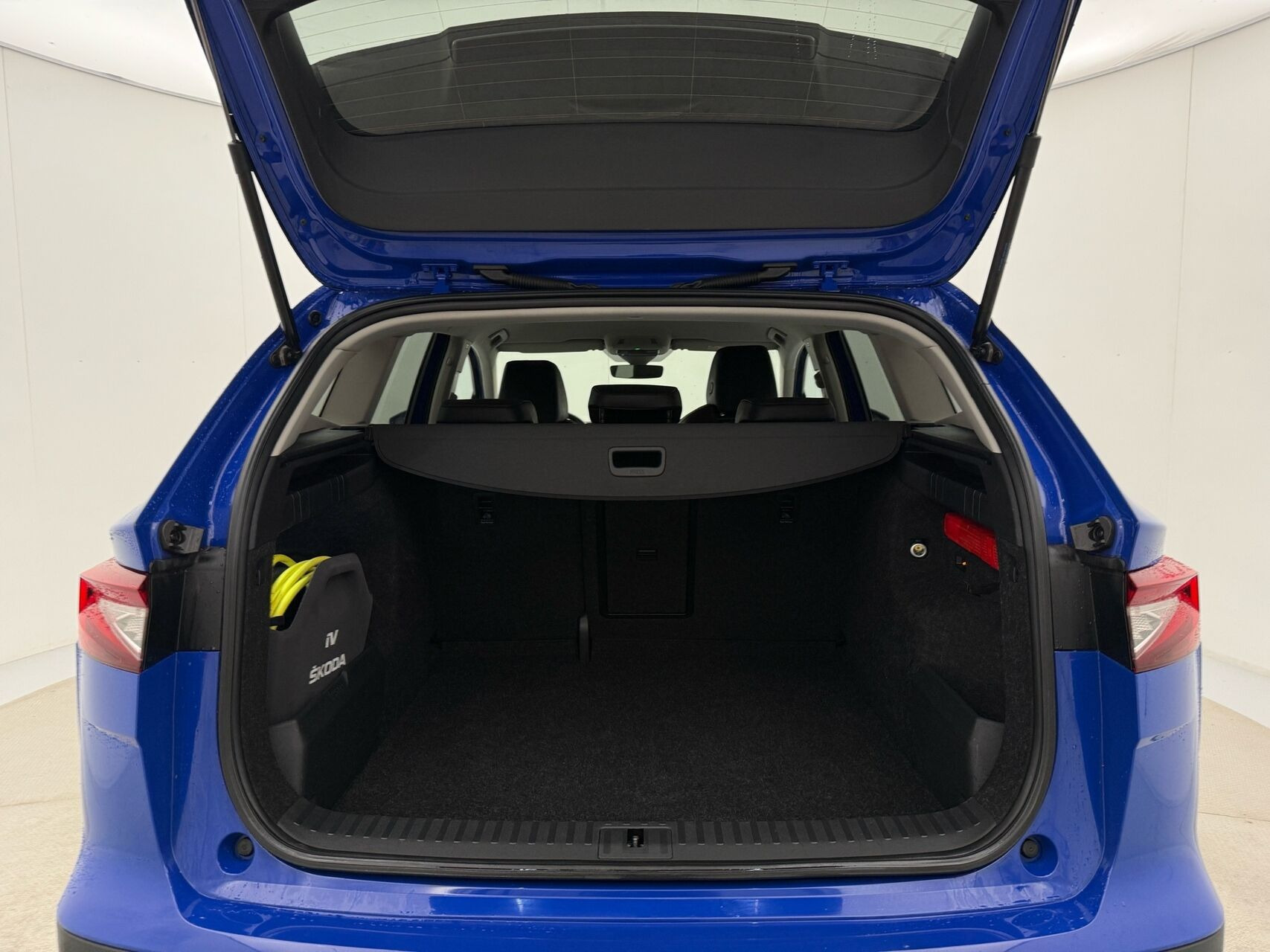 Blå Skoda Enyaq fra 2023