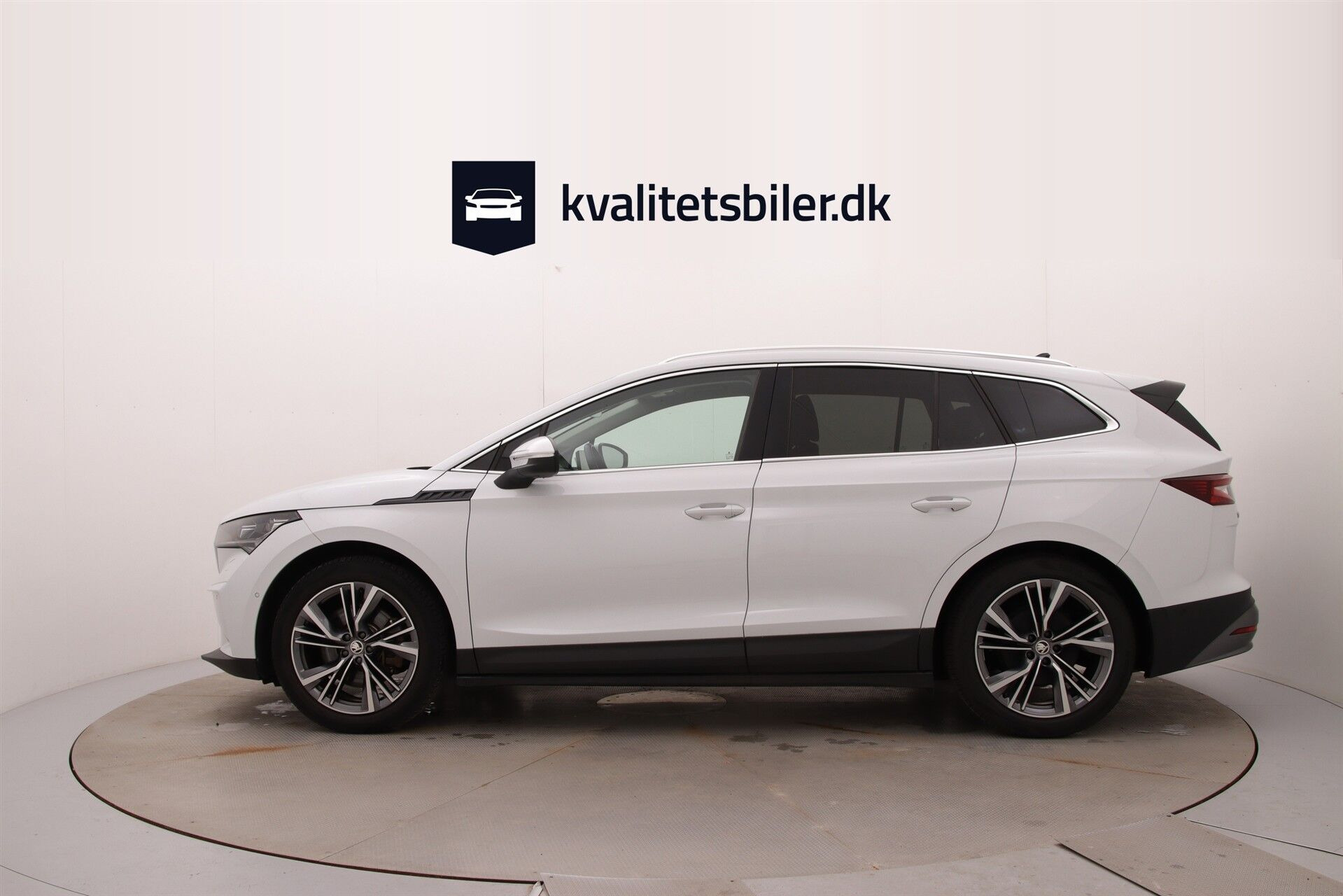 Hvid Skoda Enyaq fra 2022