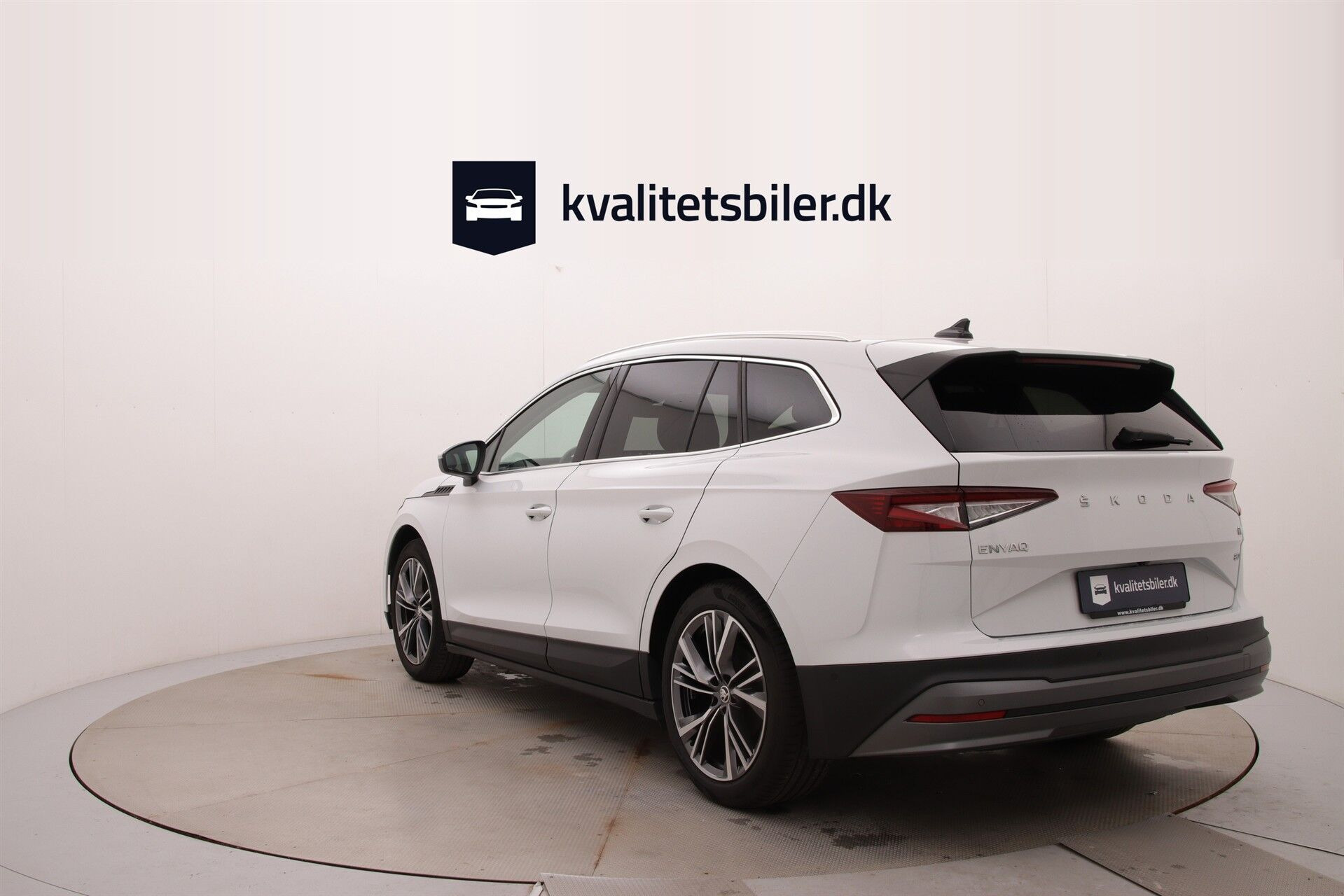 Hvid Skoda Enyaq fra 2022