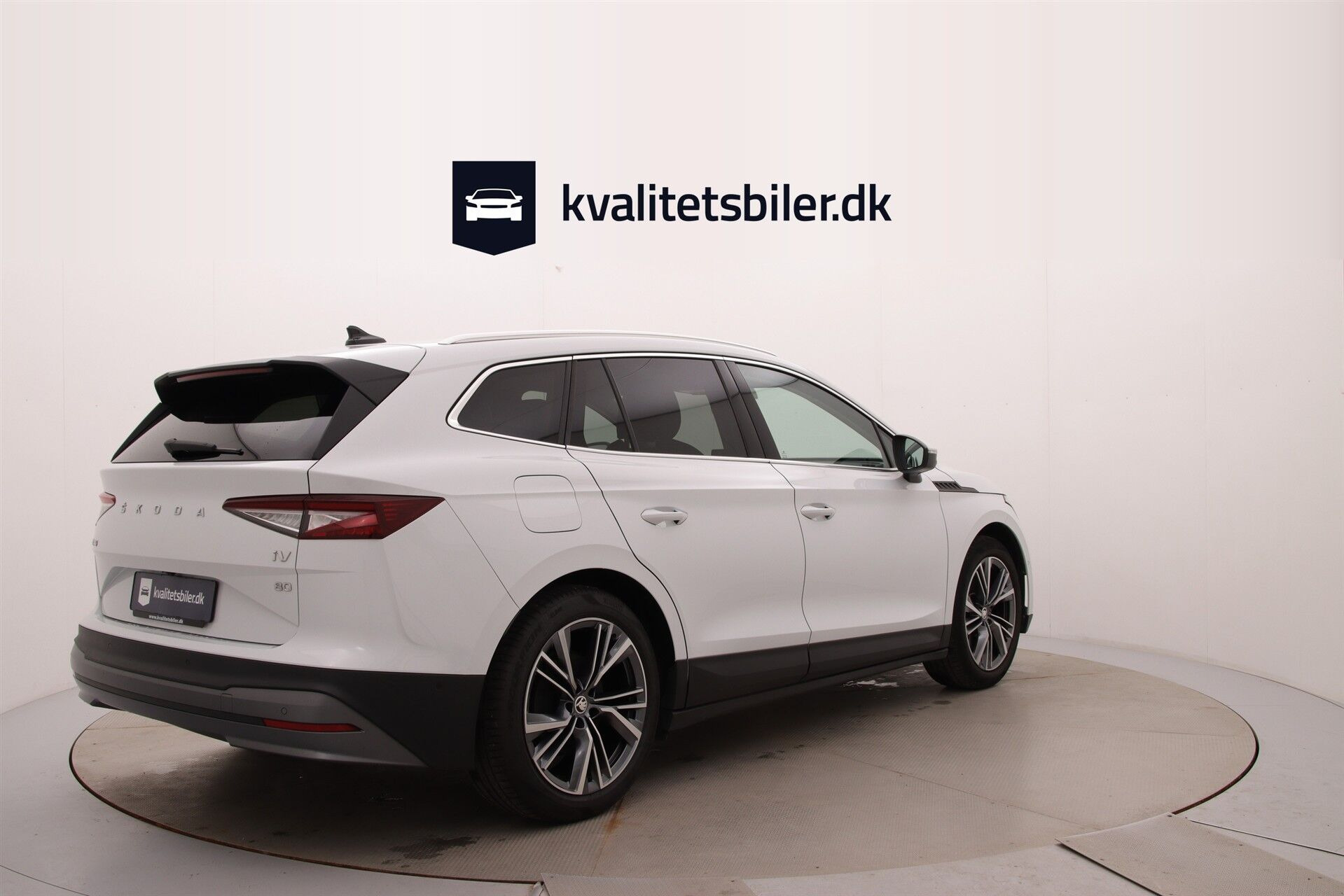 Hvid Skoda Enyaq fra 2022