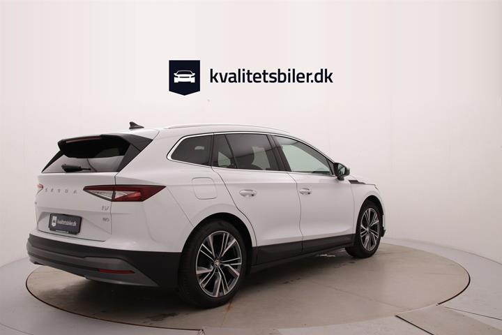 Hvid Skoda Enyaq fra 2022