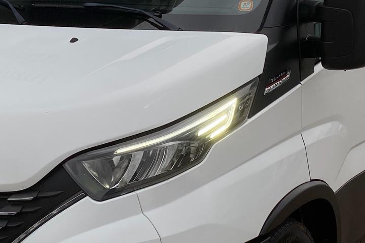 Hvid Iveco Daily fra 2021