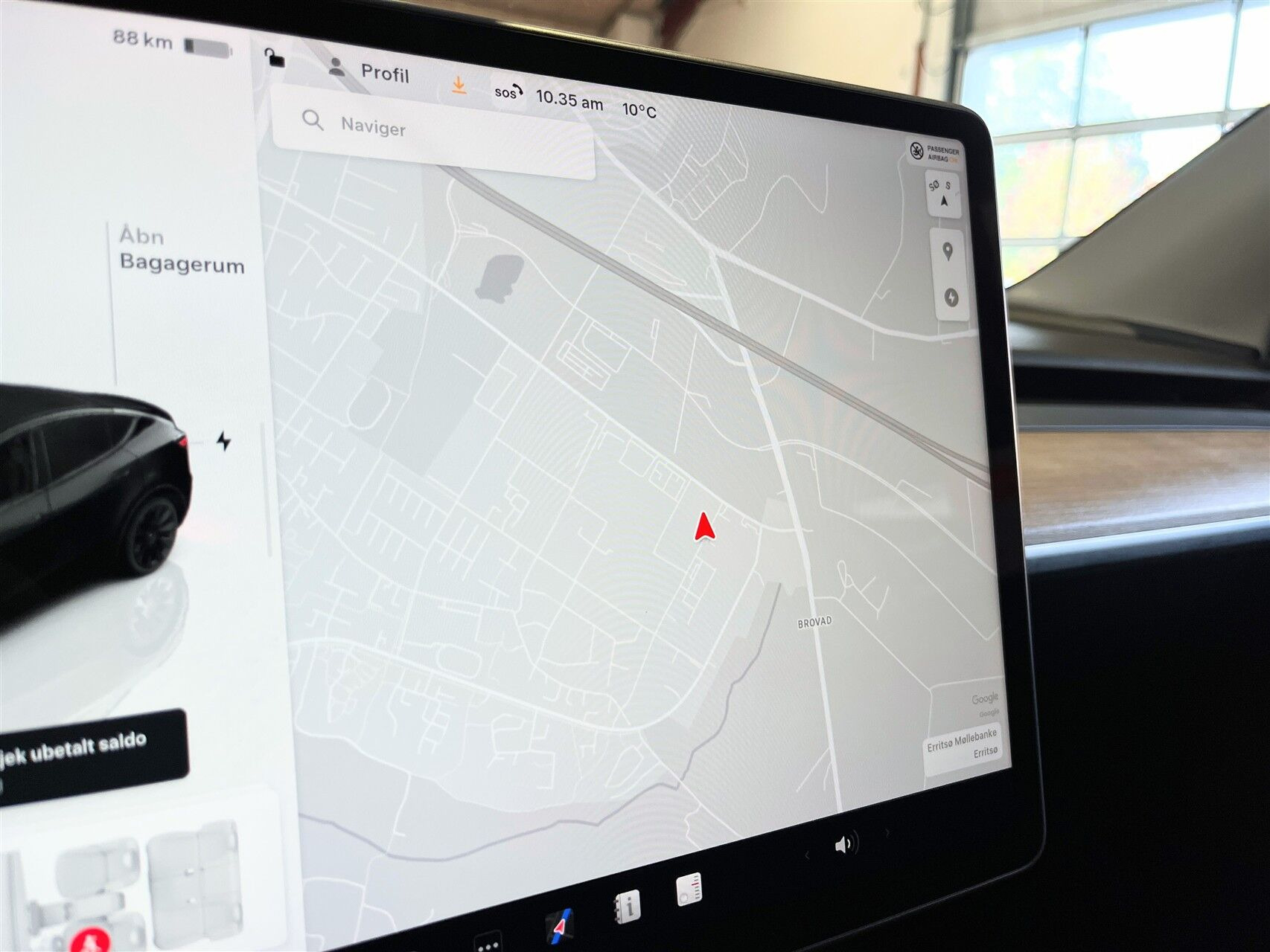 Sort Tesla Model Y fra 2023