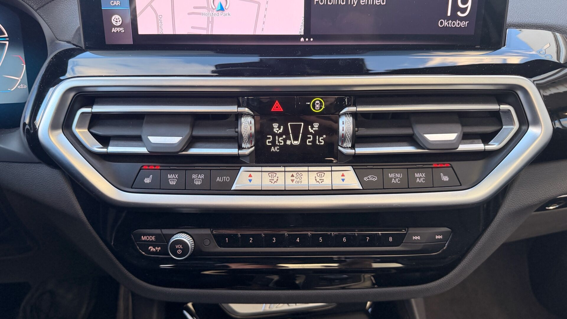 Grå BMW iX3 fra 2022
