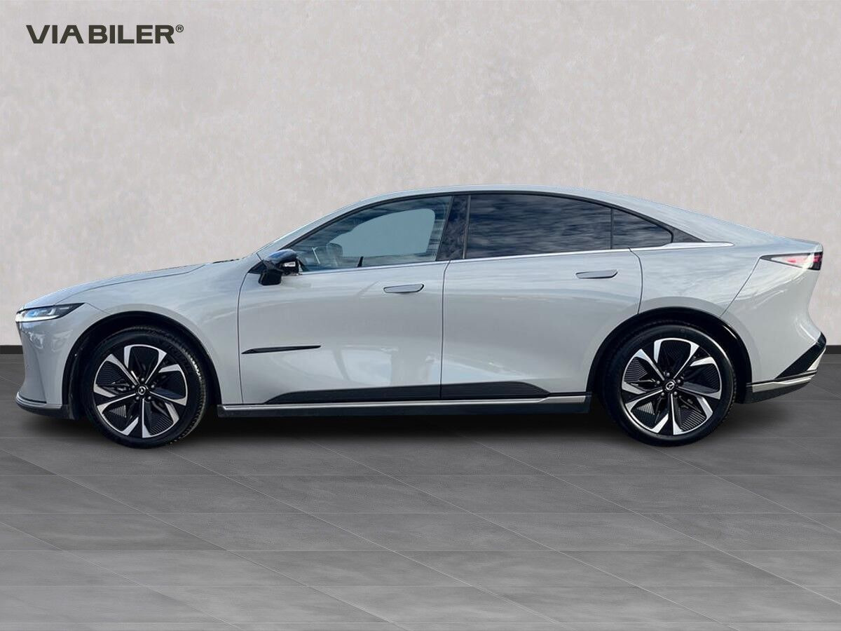 Grå Mazda 6e fra 2026