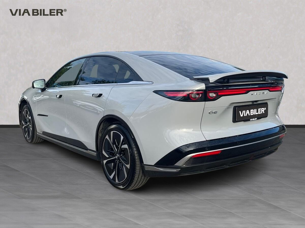 Grå Mazda 6e fra 2026