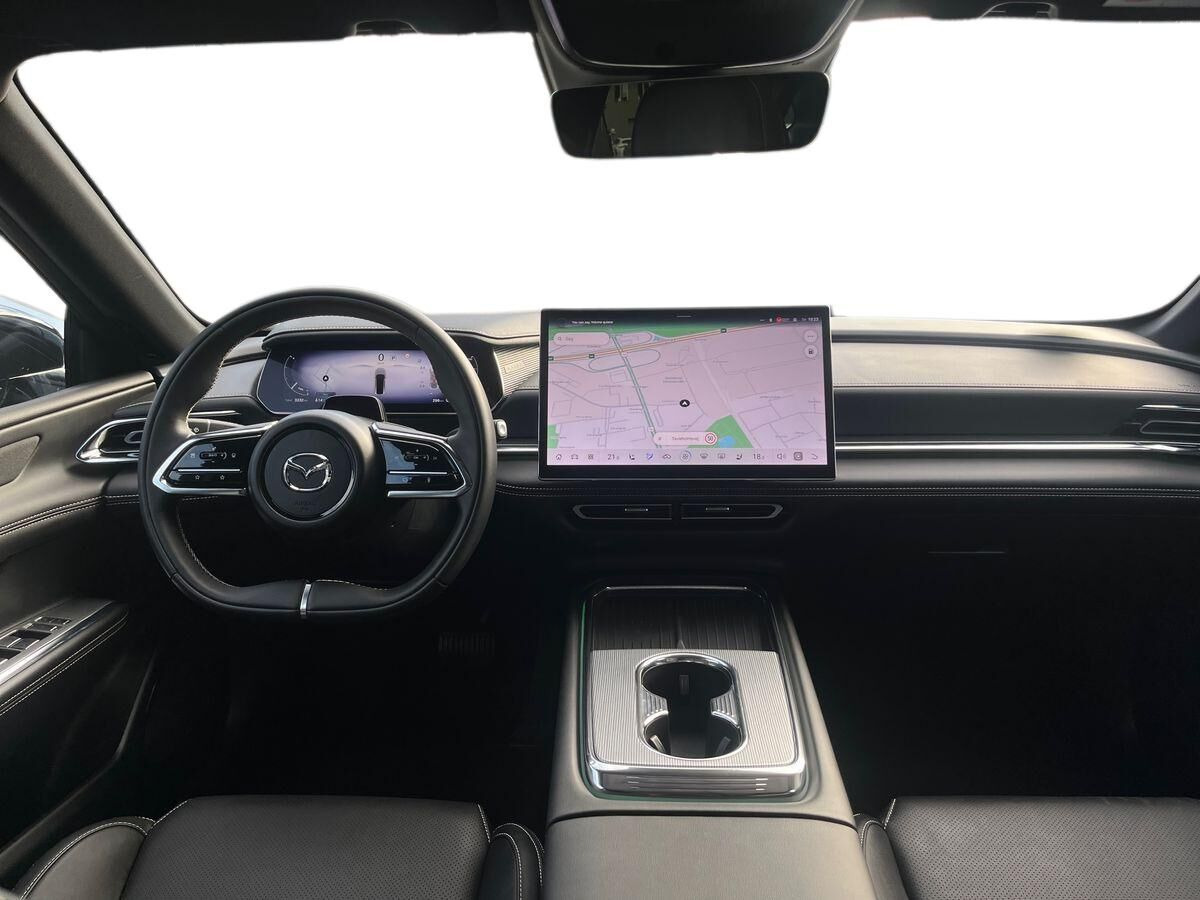 Grå Mazda 6e fra 2026