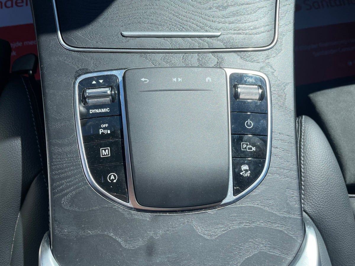 Sort Mercedes GLC300 d fra 2020