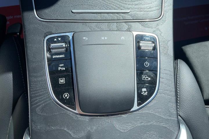 Sort Mercedes GLC300 d fra 2020