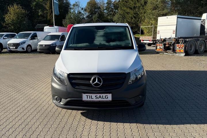 Hvid Mercedes Vito fra 2017