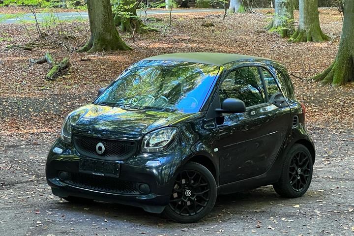 Sort Smart Fortwo fra 2015 set udefra