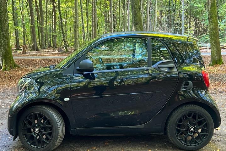 Sort Smart Fortwo fra 2015 set udefra
