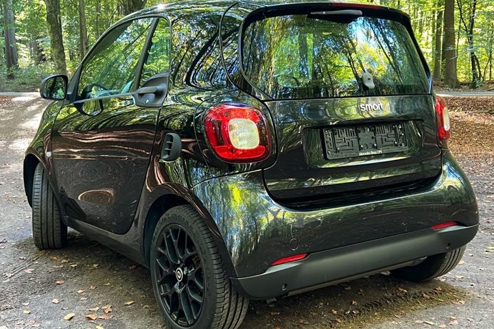 Sort Smart Fortwo fra 2015 set udefra