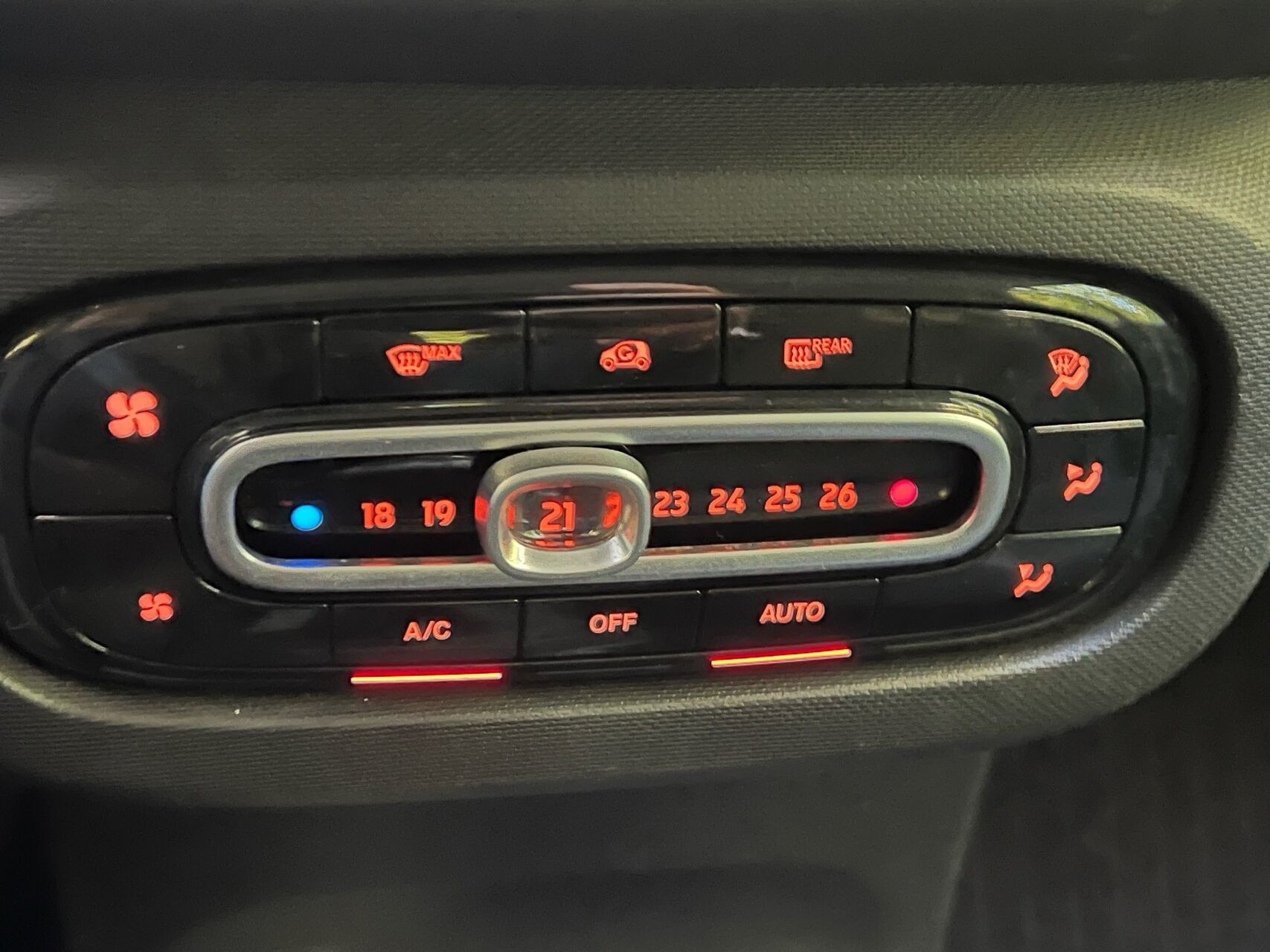 Sort Smart Fortwo fra 2015 set indefra