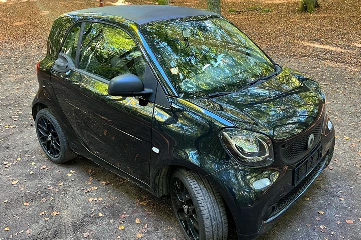 Sort Smart Fortwo fra 2015 set udefra