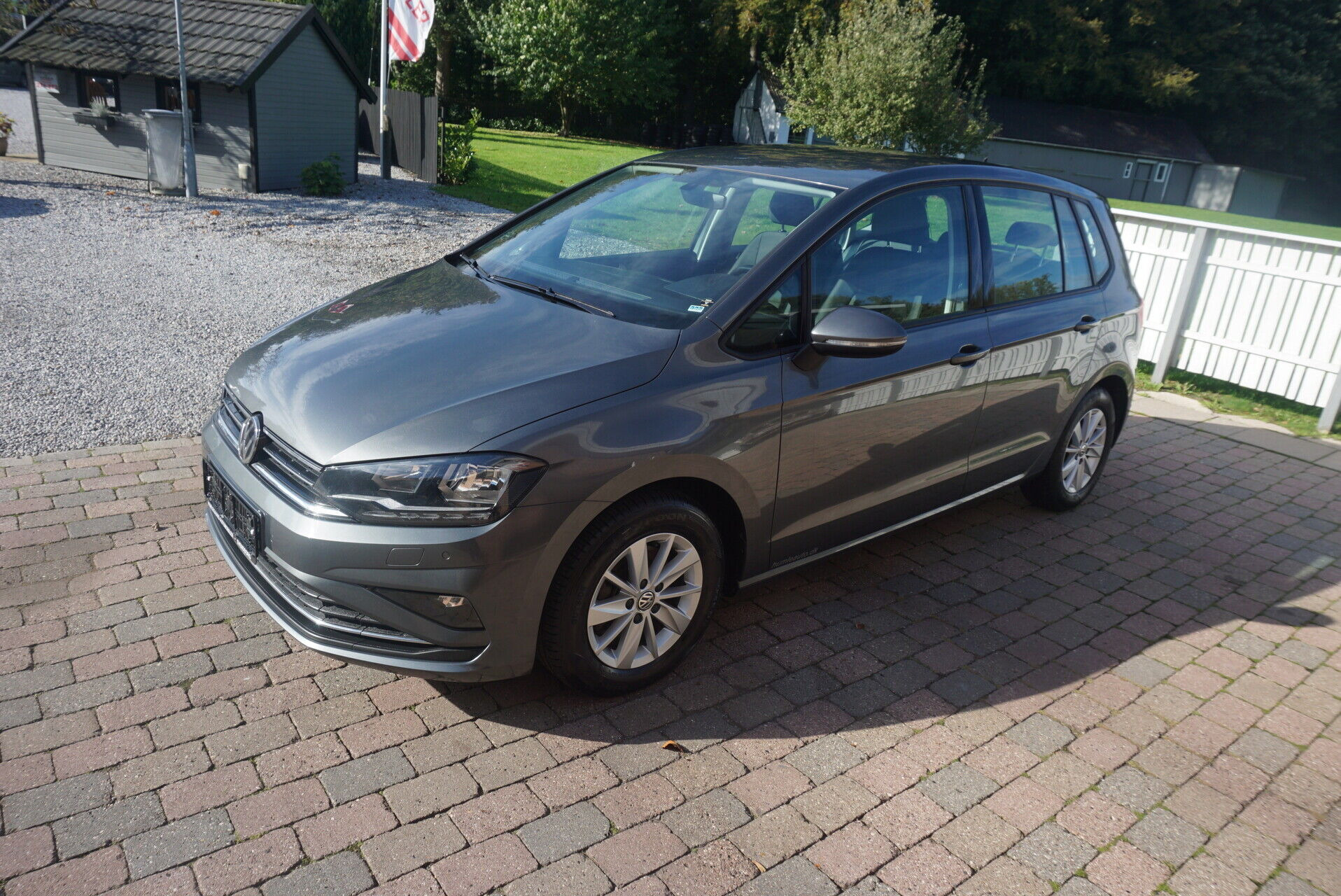 Sort VW Golf Sportsvan fra 2019