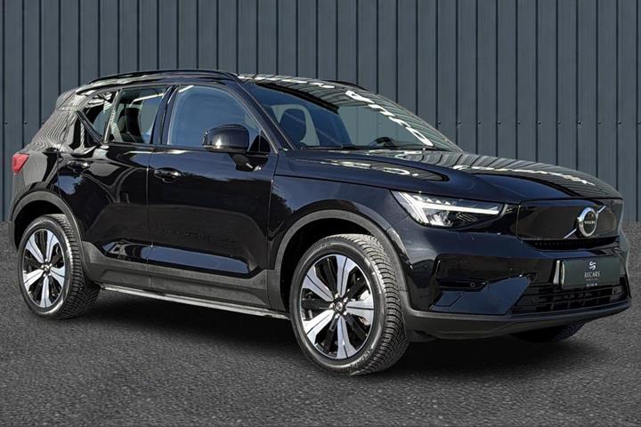 Sort Volvo XC40 fra 2023