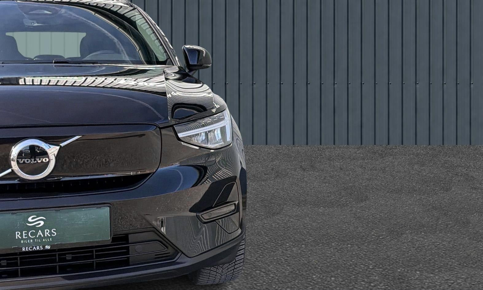 Sort Volvo XC40 fra 2023